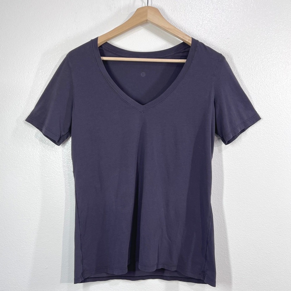 Lululemon Love Tee V Neck Women 6 Purple Short Sleeve Pima Cotton Athletic Basic